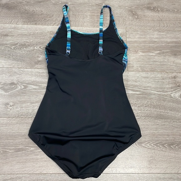 Gabar Horizon Stripe High Neck One Piece Tummy Control Swimsuit 12 - Picture 5 of 15